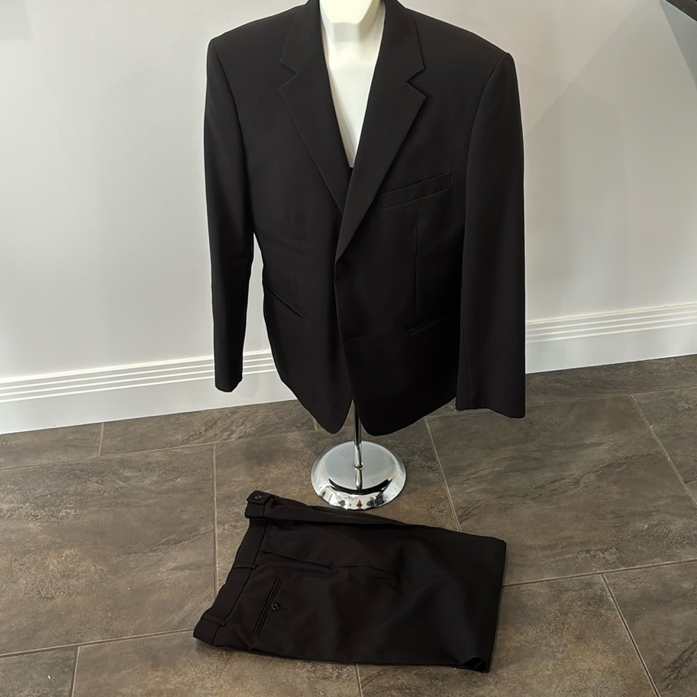 Men’s Black suit size medium